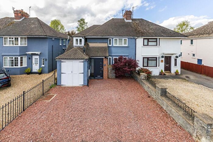 4 Bedroom Semi Detached House For Sale In Sellwood Road, Abingdon, OX14