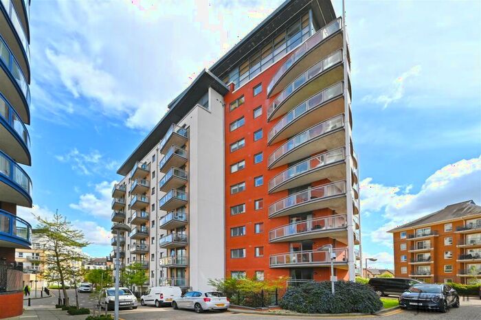 2 Bedroom Apartment To Rent In Galaxy Building, Crews Street, E14
