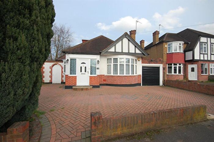 4 Bedroom Detached Bungalow To Rent In Howletts Lane, Ruislip, Middlesex, HA4