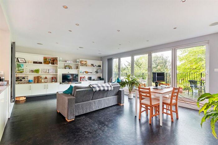 2 Bedroom Flat To Rent In Grand Drive, Raynes Park, SW20