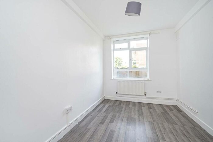 3 Bedroom Maisonette To Rent In Homerton Road, Homerton, London, E9
