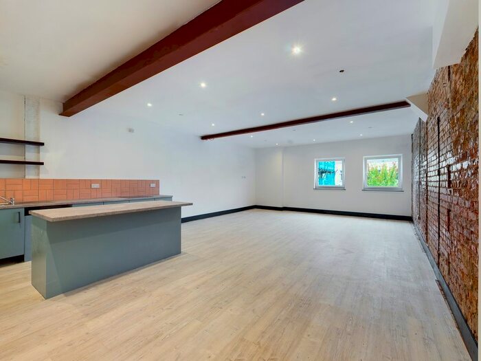 3 Bedroom Flat To Rent In Kings Buildings, City Centre, Swansea, SA1