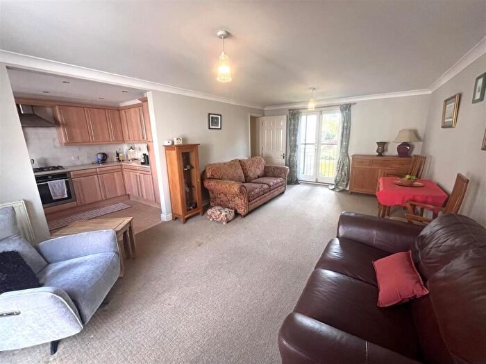 2 Bedroom Apartment To Rent In Somerleigh Road, Dorchester, DT1