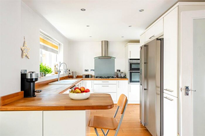 4 Bedroom Detached House For Sale In Gladiator Close, Wootton, Northampton, Northamptonshire, NN4