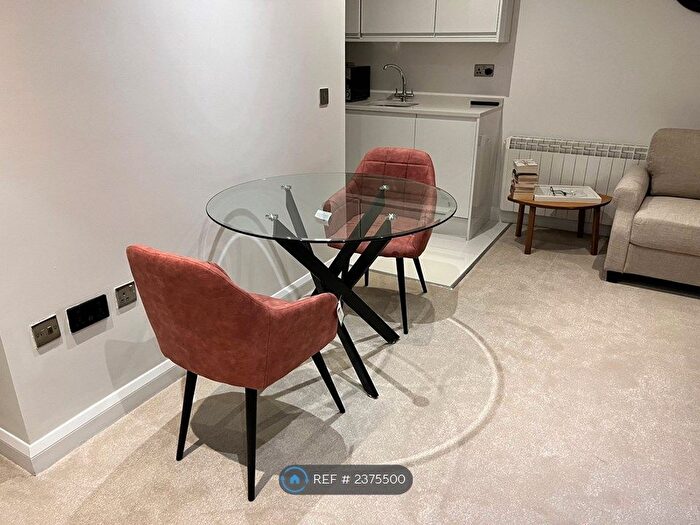 1 Bedroom Flat To Rent In Hanbury Street, London, E1