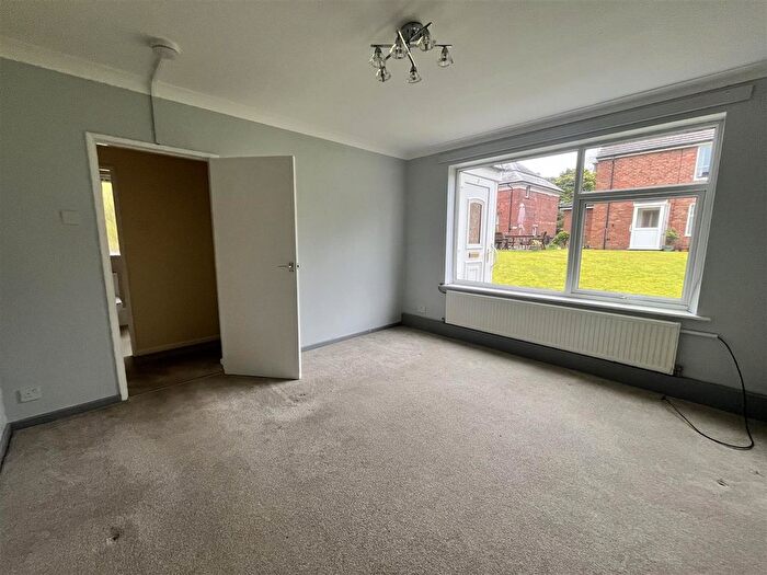 2 Bedroom Flat To Rent In Priors Close, Preston New Road, Blackburn, BB2