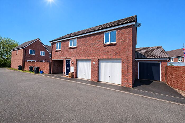 2 Bedroom Detached House To Rent In Cedar Close, Cranbrook, Exeter, EX5