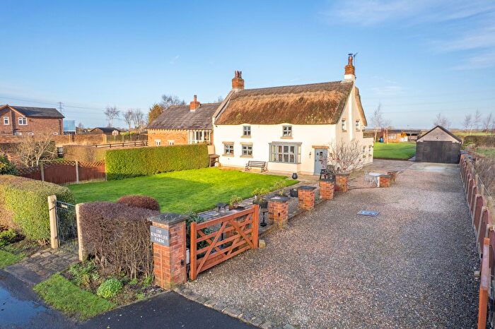 3 Bedroom Semi Detached House For Sale In Ratten Lane, Hutton, PR4