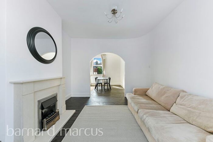 3 Bedroom Property To Rent In Smeaton Road, London, SW18