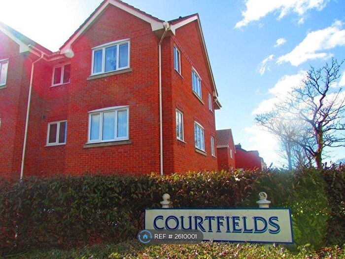 2 Bedroom Flat To Rent In Courtfields, Blackpool, FY1