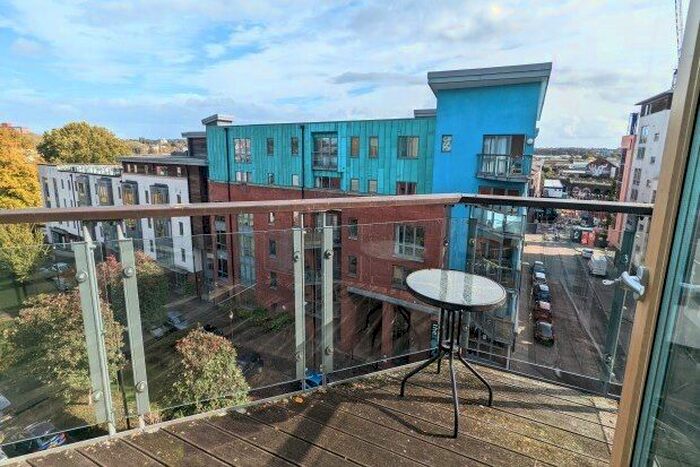 2 Bedroom Flat To Rent In Sweetman Place, Bristol, BS2