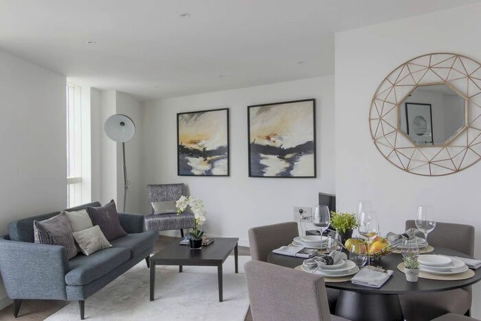 2 Bedroom Flat To Rent In Saffron Central Square, East Croydon, Croydon, CR0