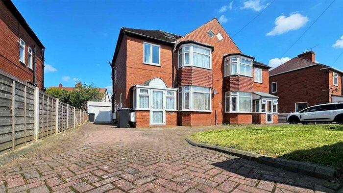3 Bedroom Semi-Detached House To Rent In Winston Mount, Headingley, Leeds, LS6