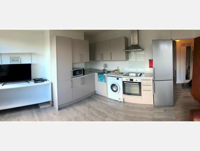 4 Bedroom Flat To Rent In Bordon Walk, London, SW15