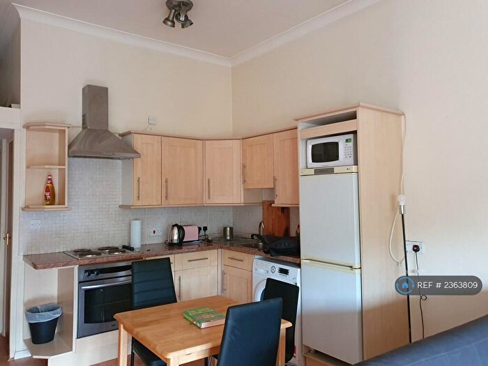 Studio To Rent In Cambridge House, London, E1