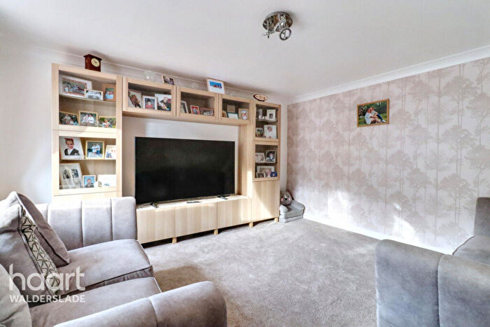 4 Bedroom Semi-Detached House For Sale In Kellaway Road, Chatham, ME5