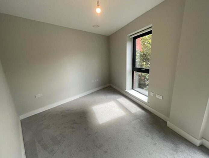 2 Bedroom Apartment To Rent In Newbury, Berkshire, RG14