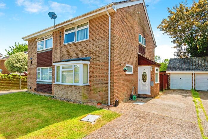 3 Bedroom Semi-Detached House For Sale In Buckland Close, Eastleigh, SO50