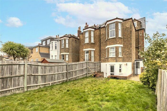 2 Bedroom Flat To Rent In Waldegrave Road, Teddington, TW11