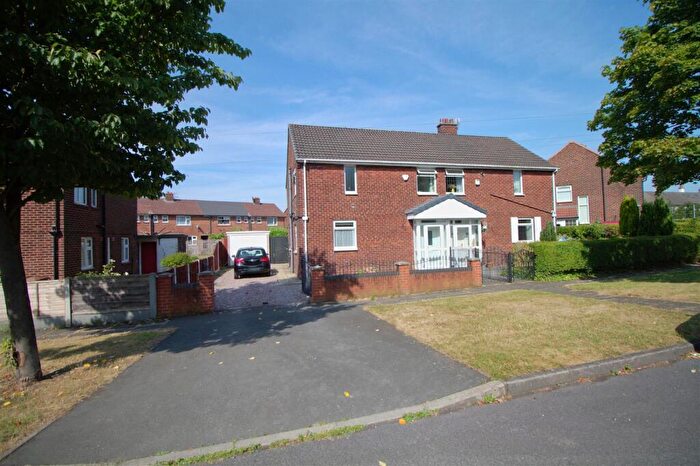 3 Bedroom Semi-Detached House To Rent In Cemetery Road, Audenshaw, Manchester, M34