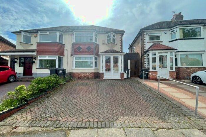 3 Bedroom Semi-Detached House To Rent In Woolacombe Lodge Road, Birmingham, B29
