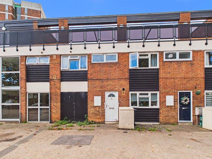 2 Bedroom Terraced House For Sale In Union Street, Gloucester, GL1