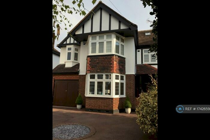5 Bedroom Semi-Detached House To Rent In Stewart Avenue, Upminster, RM14