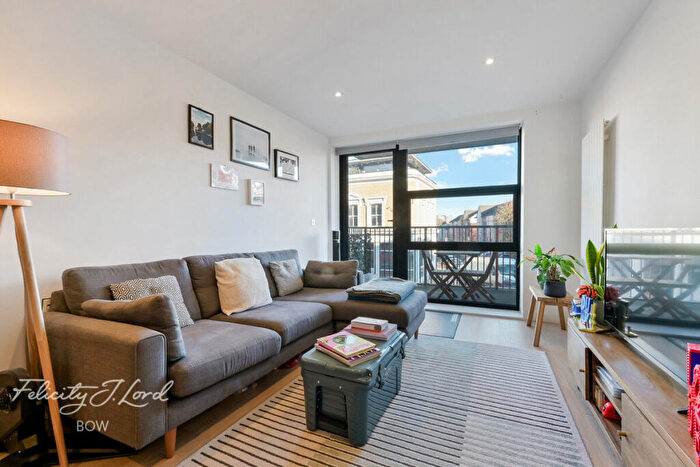 1 Bedroom Apartment For Sale In Fairfield Road, London, E3