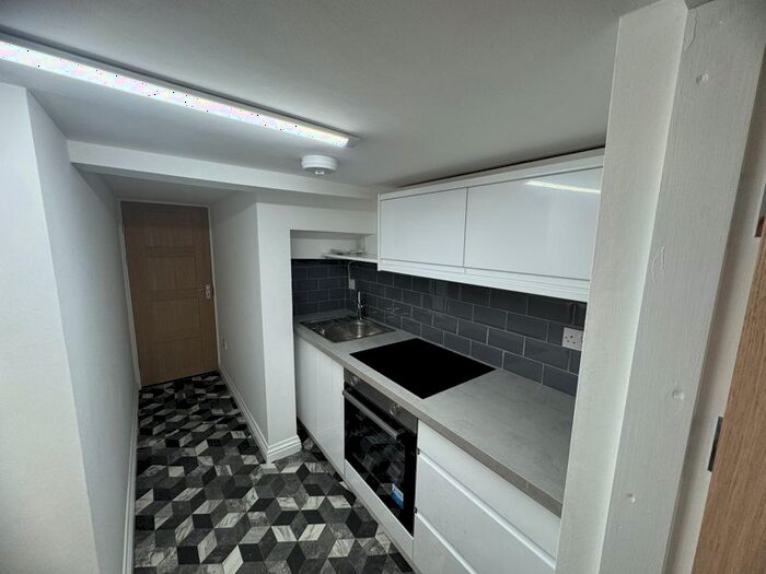 1 Bedroom Flat To Rent In Birkby Hall Road, Birkby, Huddersfield, HD2