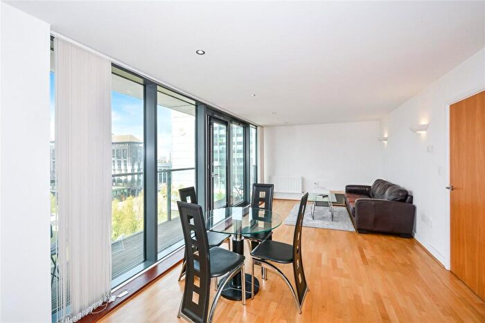 2 Bedroom Flat To Rent In Elektron Tower, Blackwall Way, E14