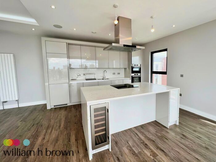 2 Bedroom Flat To Rent In Victoria Avenue, Southend-On-Sea, SS2