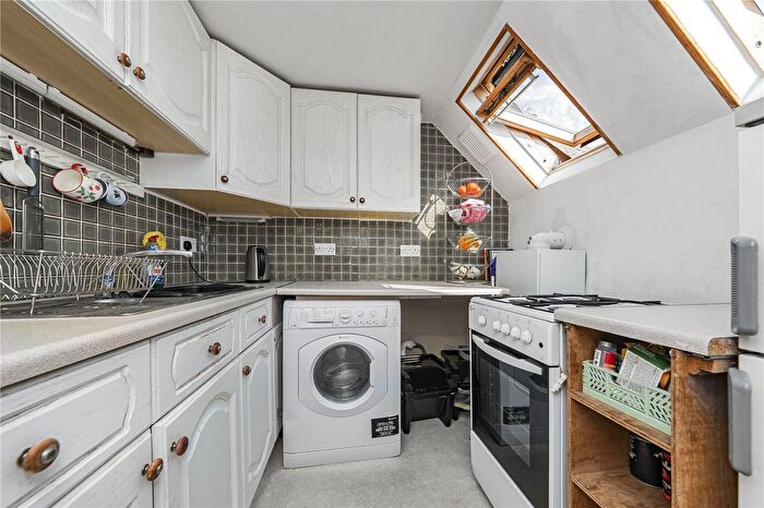 1 Bedroom Flat To Rent In Malbrook Road, London, SW15