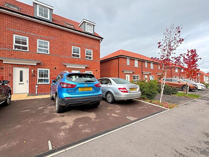 3 Bedroom End Of Terrace House For Sale In Buzzard Row, Newent, GL18
