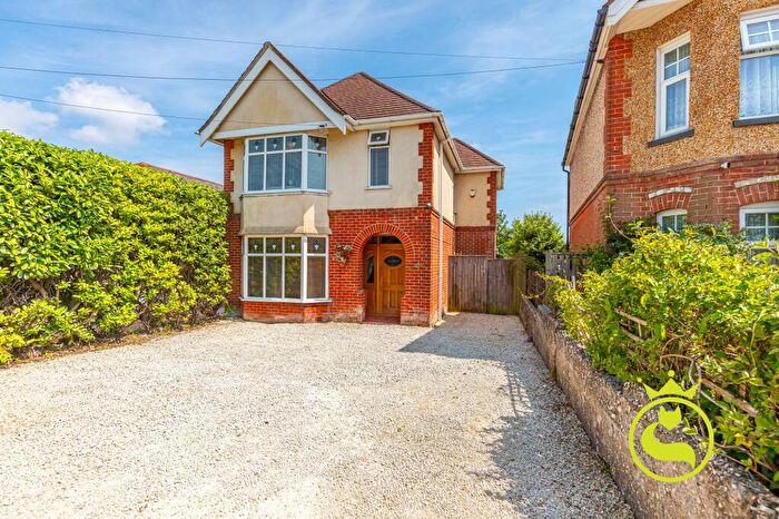 4 Bedroom Detached House For Sale In Alder Road, Poole, BH12