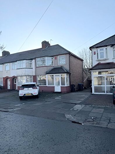 3 Bedroom End Of Terrace House To Rent In Galliard Road, N9