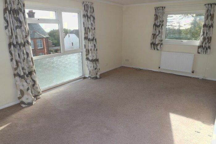 1 Bedroom Flat To Rent In Mutton Hall Hill, Heathfield, TN21