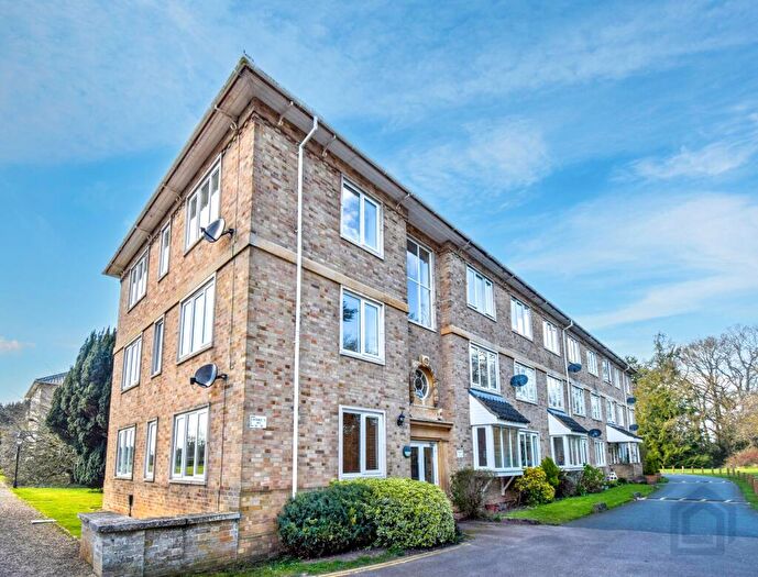 2 Bedroom Flat For Sale In Flat, Quintin Gurney House Keswick Hall, Norwich, NR4