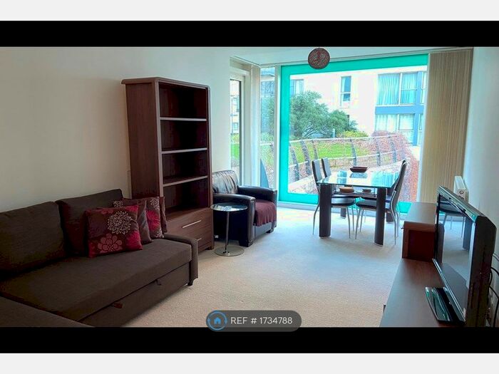 1 Bedroom Flat To Rent In Station Approach, Hayes, UB3