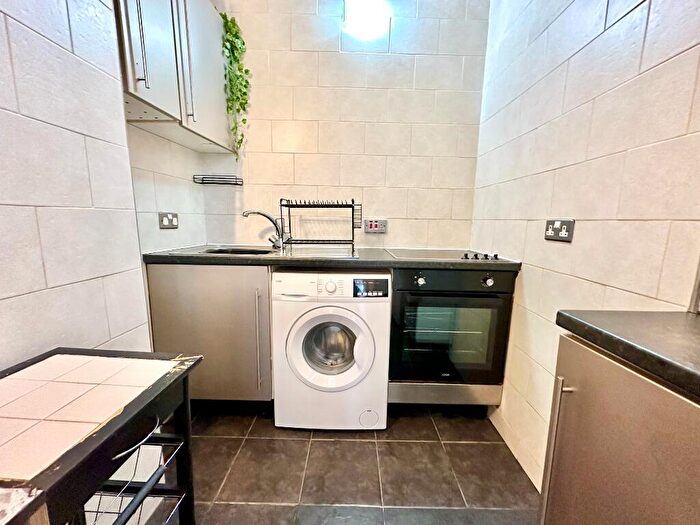 1 Bedroom Flat To Rent In Craig Road, Cathcart, Glasgow, G44