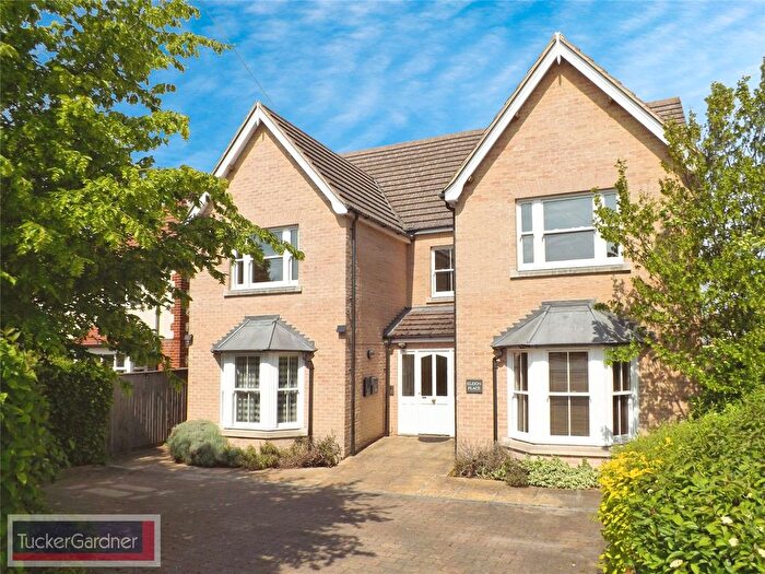 2 Bedroom Flat For Sale In Cambridge Road, Cambridge, Cambridgeshire, CB22