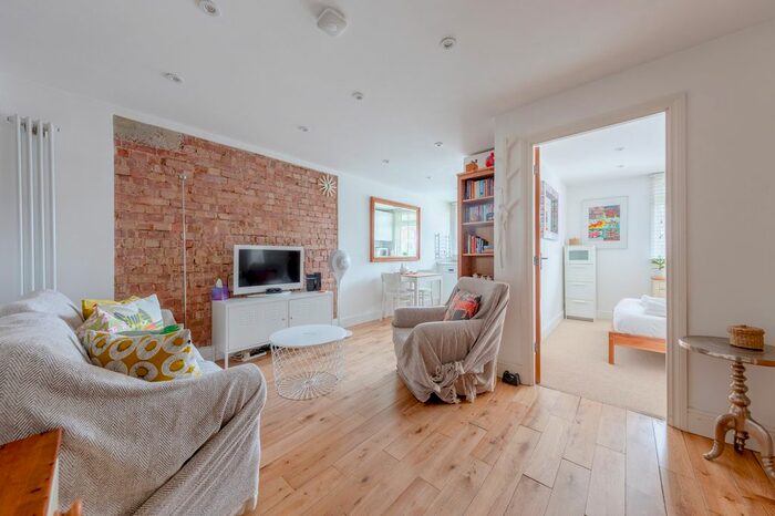 1 Bedroom Flat To Rent In Kennington Road, London ., SE11