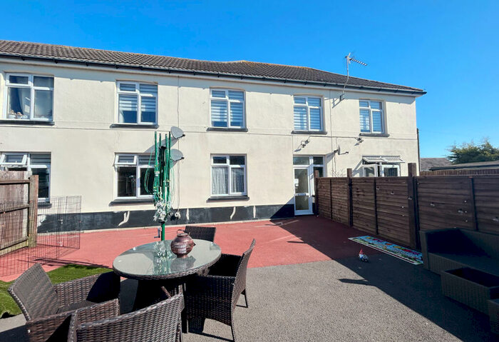 1 Bedroom Flat To Rent In , Canford Road, Wallisdown, Bournemouth, Dorset, BH11