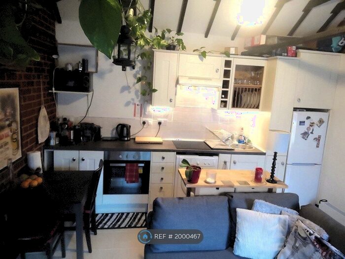 1 Bedroom Bungalow To Rent In Chauffeurs Cottage, Lingfield, RH7