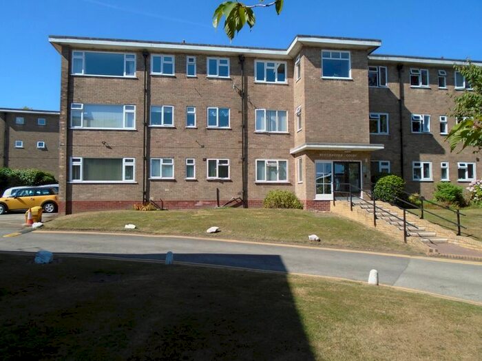 2 Bedroom Flat To Rent In Vesey Close, Four Oaks, Sutton Coldfield, B74