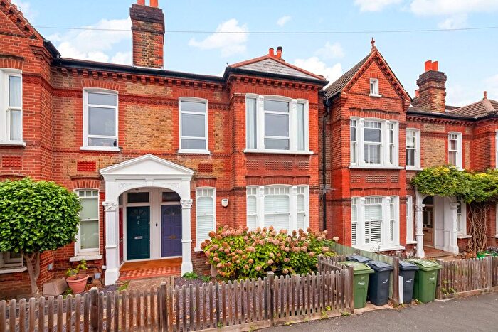 3 Bedroom Maisonette For Sale In Dalkeith Road, Dulwich, London, SE21