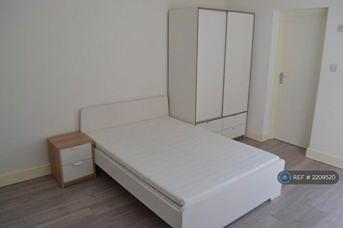 1 Bedroom Flat To Rent In Albert Road, Ilford, IG1