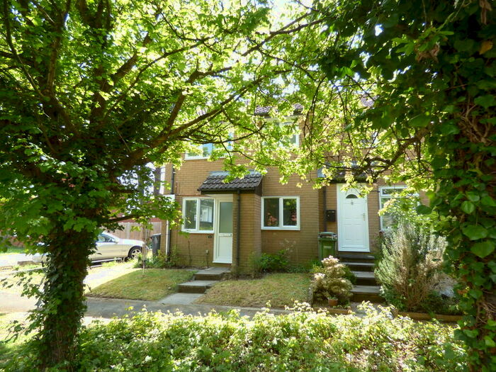 1 Bedroom Mews To Rent In Kennet Close, West End, SO18