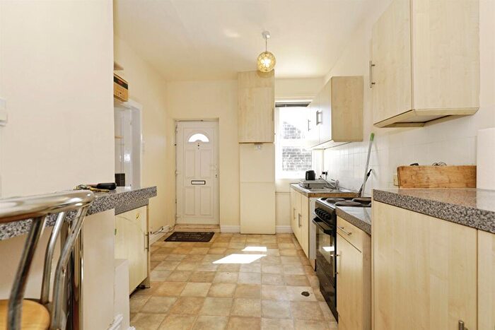 2 Bedroom Maisonette For Sale In King Edwards Drive, Harrogate, HG1