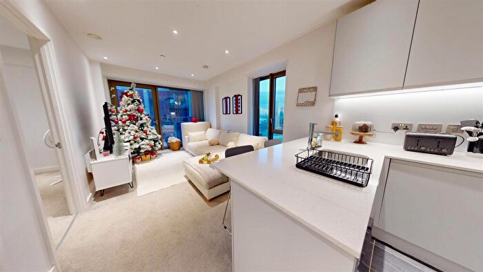 1 Bedroom Apartment For Sale In Local Crescent, Hulme Street, Salford, M5