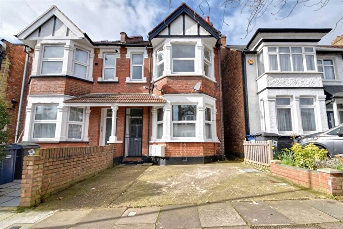 2 Bedroom Flat To Rent In Audley Road, Hendon, NW4